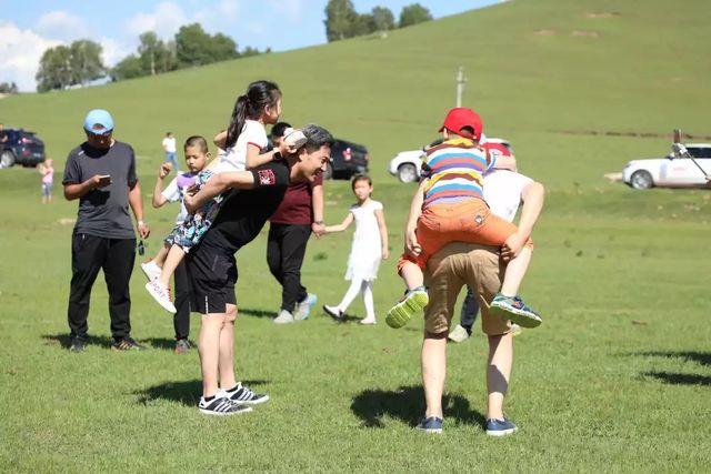 乾港集團(tuán)高層草原自駕游 乾港集團(tuán)高層草原自駕游