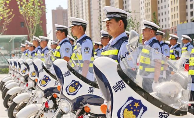 乾港慰問一線干警 乾港慰問一線干警